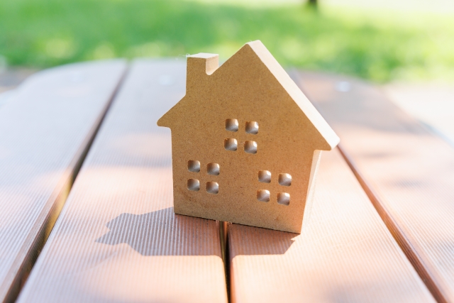 相続まで見据えた贈与契約書をお考えの際は、専門家にお任せください